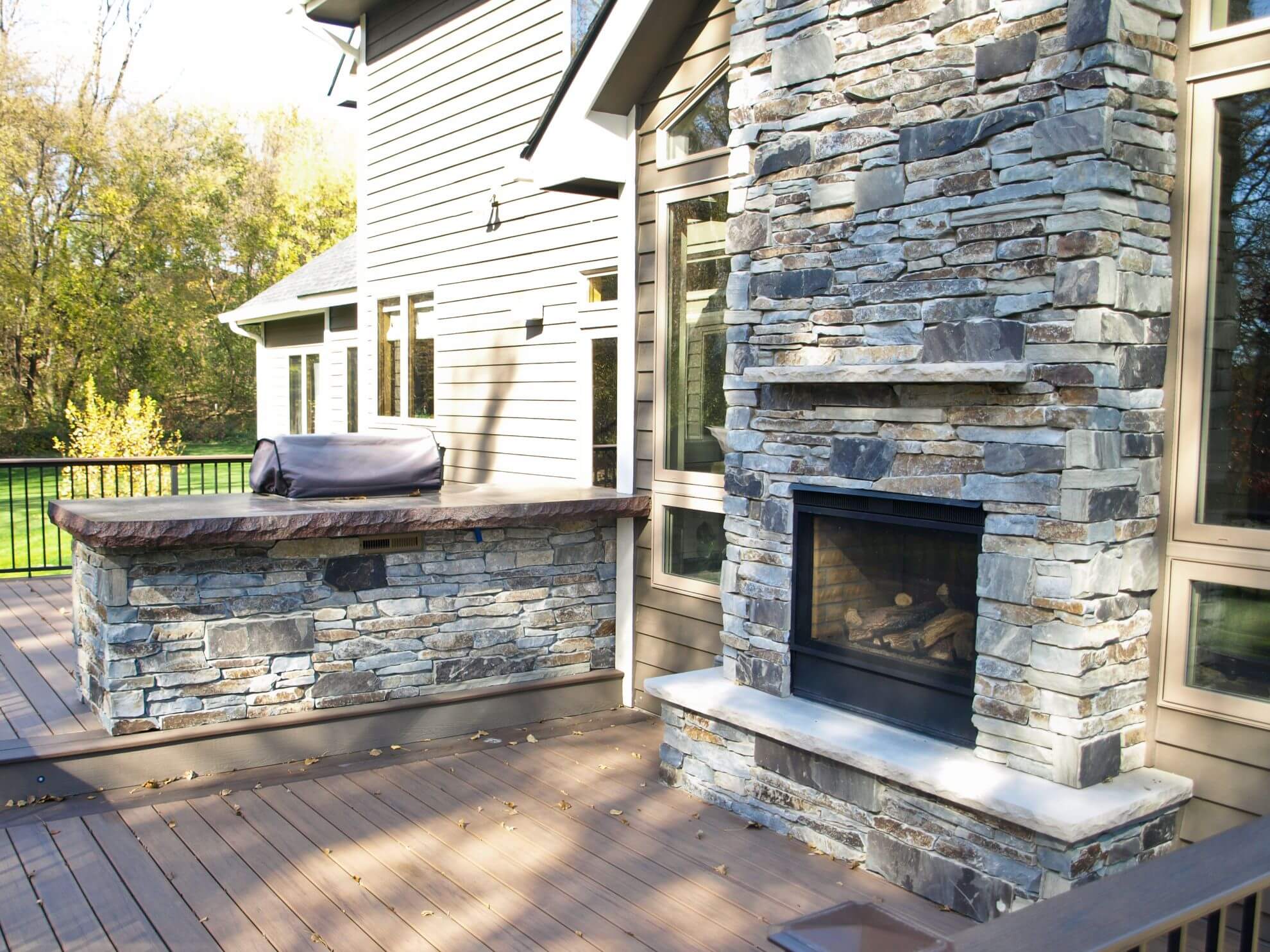 Apollo Porch - PHI Decks | 612-399-6744 | www.phiminnesota.com